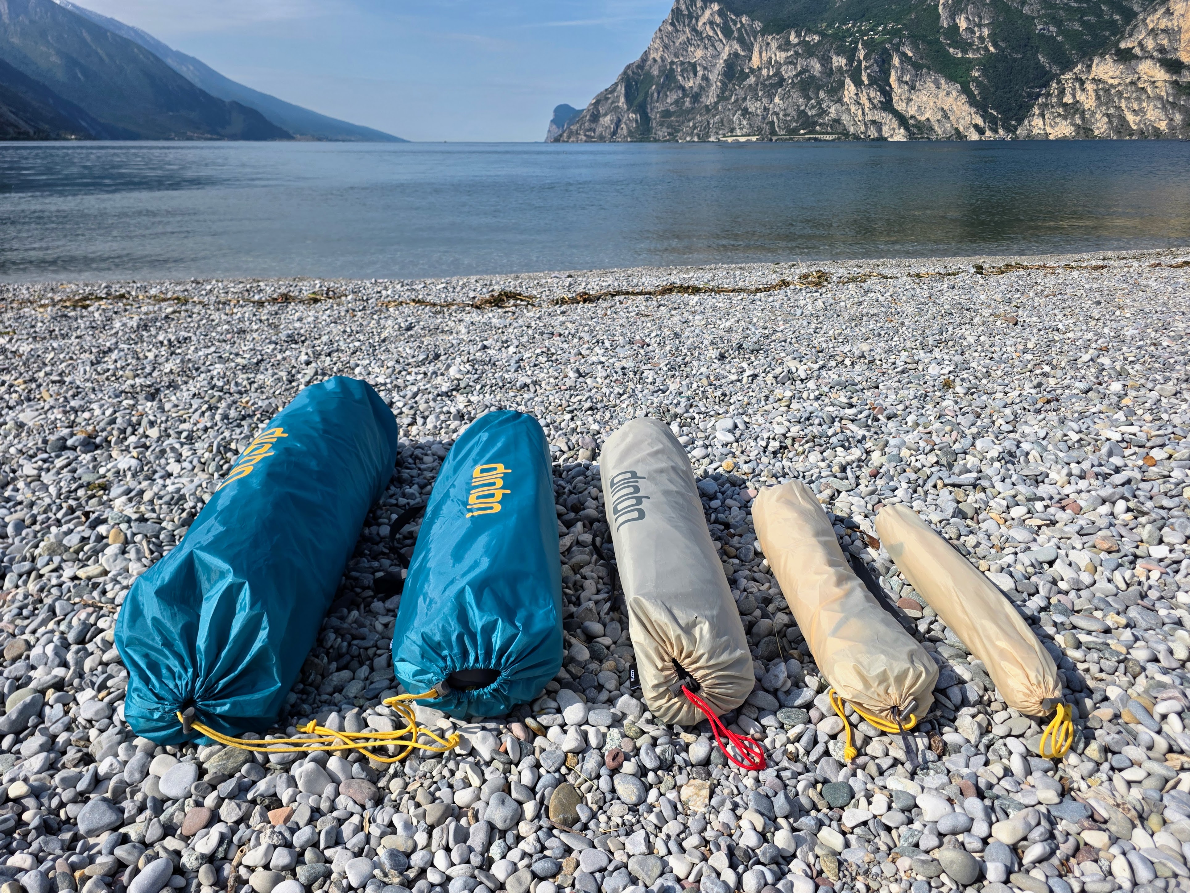 Strandmuschel Packmaß Vergleich – Speedy XL, Buzzy, Shelly und Shelly Mini verpackt nebeneinander